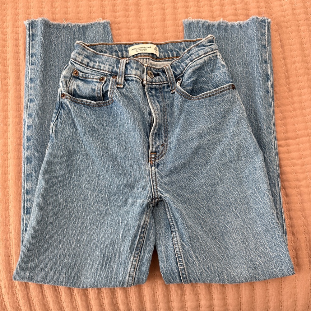 Abercrombie The 90s Straight Ultra High Rise Jeans